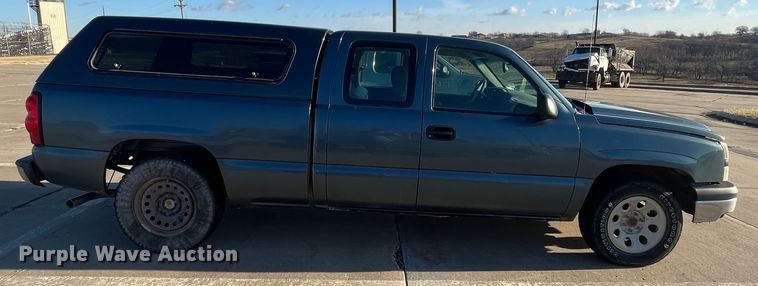 image for item MN9437 2006 Chevrolet Silverado 1500  Ext. Cab pickup truck