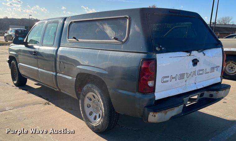 image for item MN9437 2006 Chevrolet Silverado 1500  Ext. Cab pickup truck