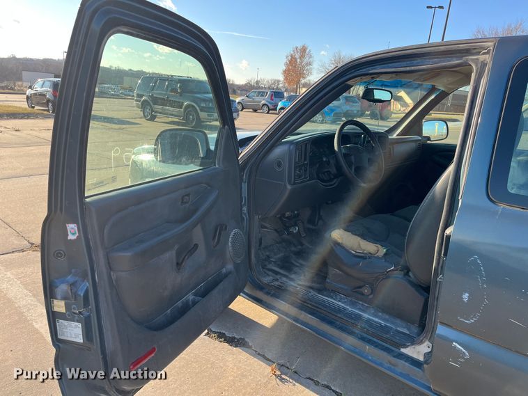 image for item MN9437 2006 Chevrolet Silverado 1500  Ext. Cab pickup truck