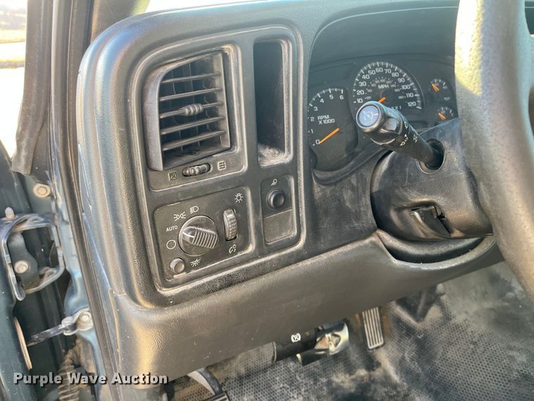 image for item MN9437 2006 Chevrolet Silverado 1500  Ext. Cab pickup truck