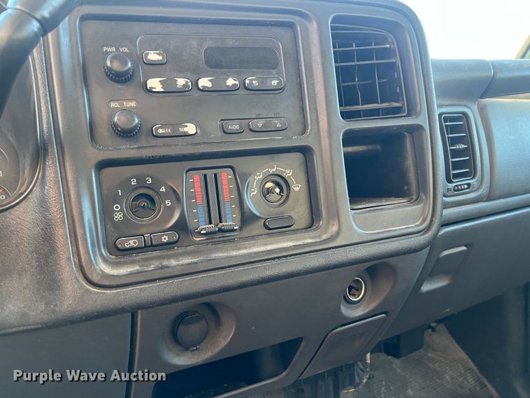 image for item MN9437 2006 Chevrolet Silverado 1500  Ext. Cab pickup truck