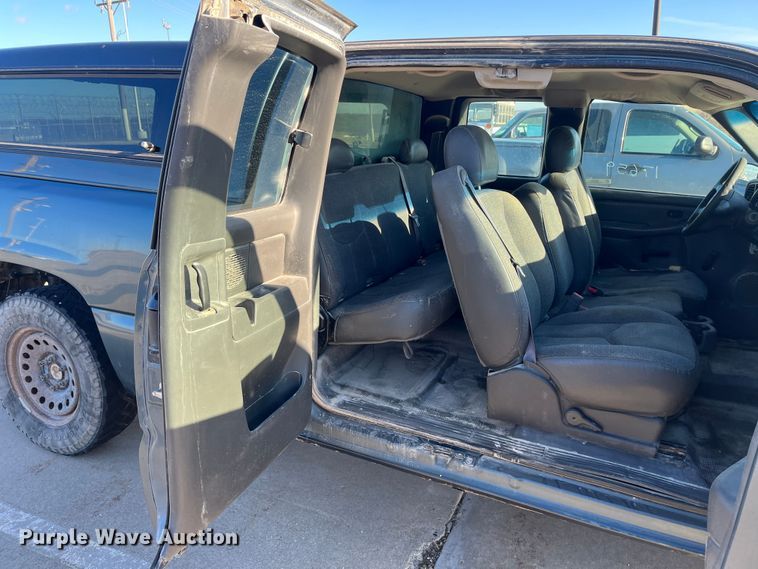 image for item MN9437 2006 Chevrolet Silverado 1500  Ext. Cab pickup truck