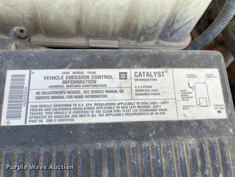 image for item MN9437 2006 Chevrolet Silverado 1500  Ext. Cab pickup truck