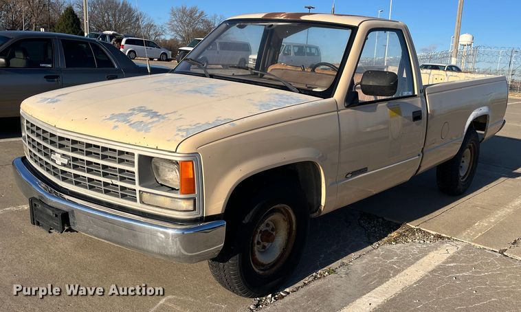 image for item MN9438 1988 Chevrolet 2500  pickup truck