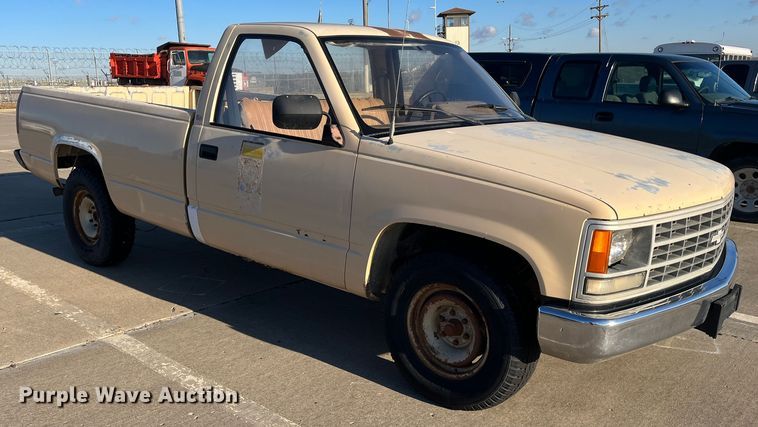 image for item MN9438 1988 Chevrolet 2500  pickup truck