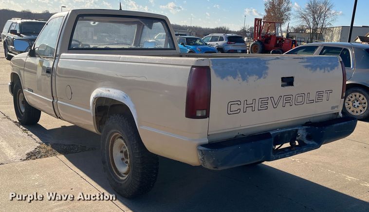 image for item MN9438 1988 Chevrolet 2500  pickup truck