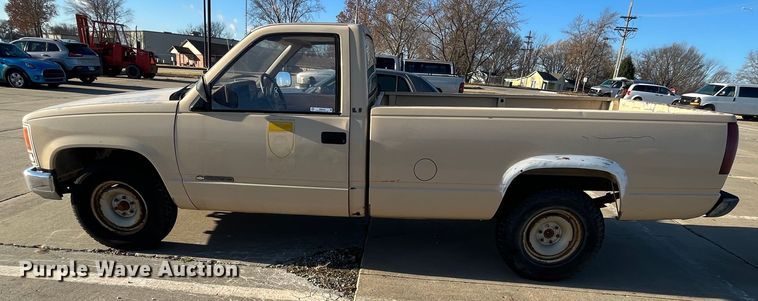 image for item MN9438 1988 Chevrolet 2500  pickup truck