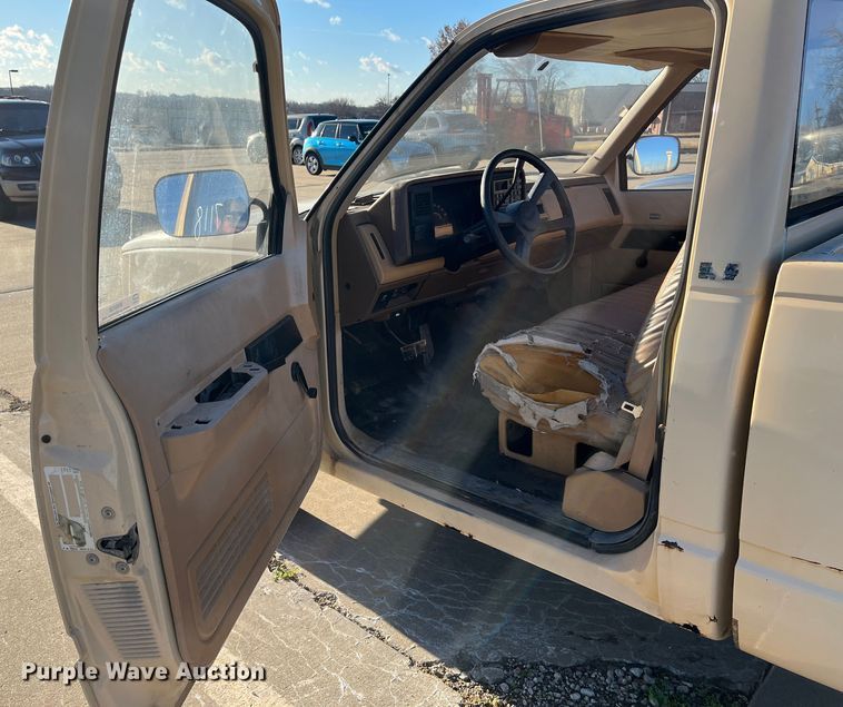 image for item MN9438 1988 Chevrolet 2500  pickup truck