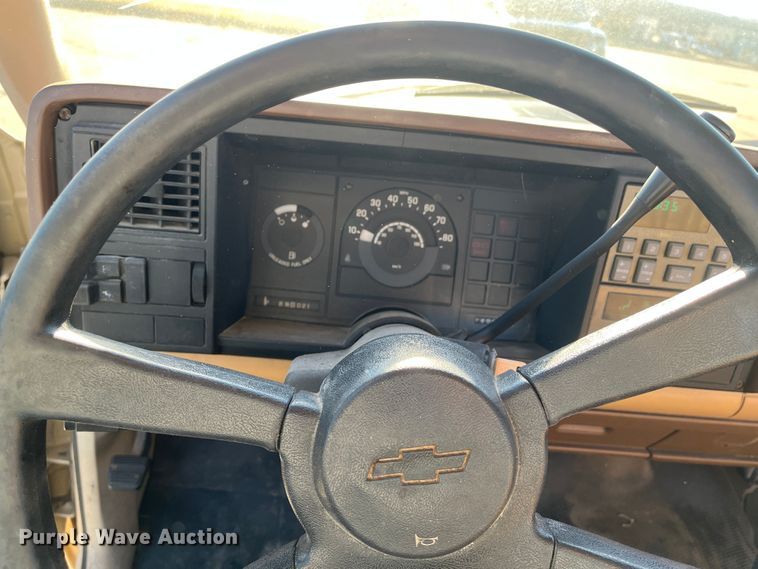 image for item MN9438 1988 Chevrolet 2500  pickup truck