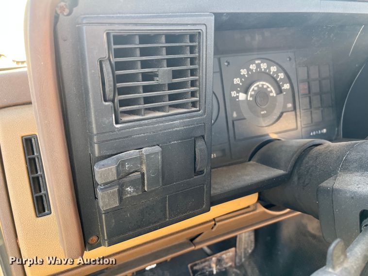 image for item MN9438 1988 Chevrolet 2500  pickup truck