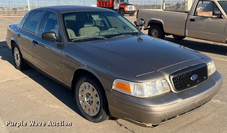 image for item MN9439 2005 Ford Crown Victoria Police Interceptor