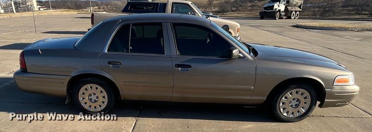 image for item MN9439 2005 Ford Crown Victoria Police Interceptor