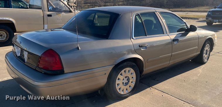 image for item MN9439 2005 Ford Crown Victoria Police Interceptor