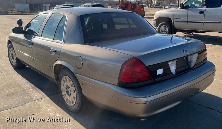 image for item MN9439 2005 Ford Crown Victoria Police Interceptor