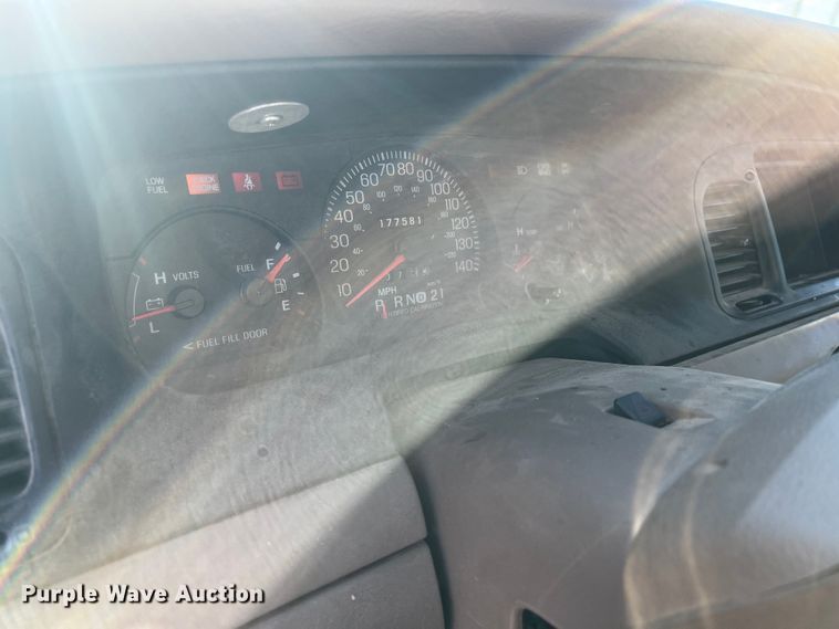 image for item MN9439 2005 Ford Crown Victoria Police Interceptor