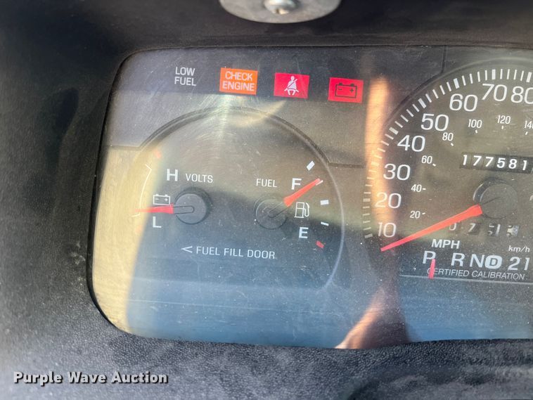 image for item MN9439 2005 Ford Crown Victoria Police Interceptor