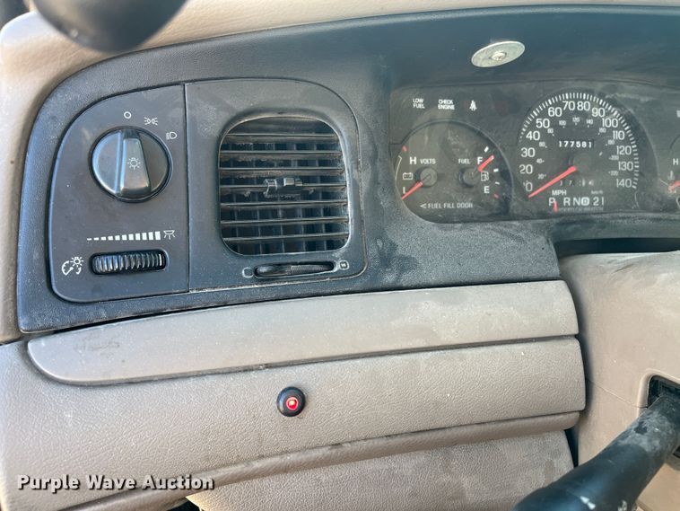 image for item MN9439 2005 Ford Crown Victoria Police Interceptor