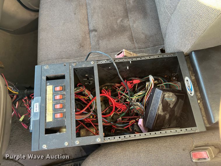 image for item MN9439 2005 Ford Crown Victoria Police Interceptor