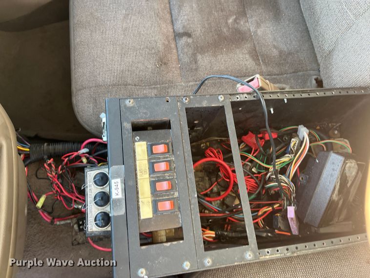 image for item MN9439 2005 Ford Crown Victoria Police Interceptor