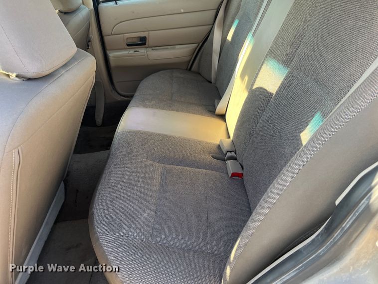 image for item MN9439 2005 Ford Crown Victoria Police Interceptor