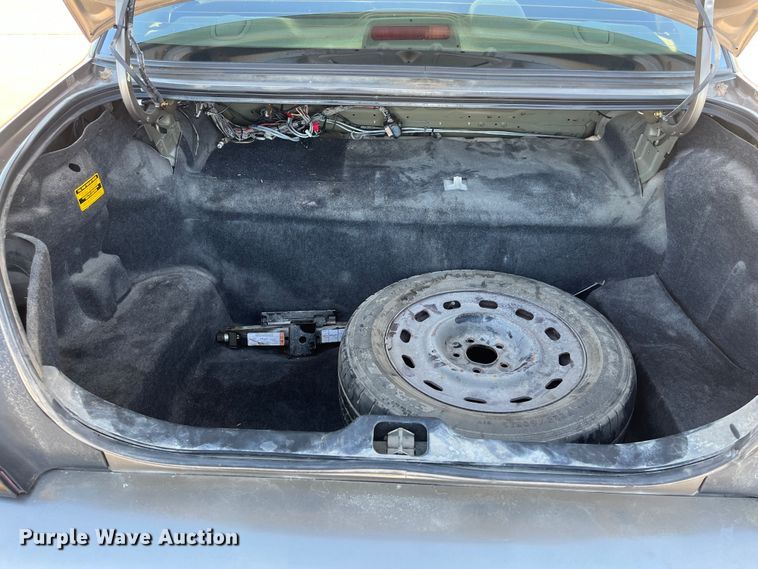 image for item MN9439 2005 Ford Crown Victoria Police Interceptor