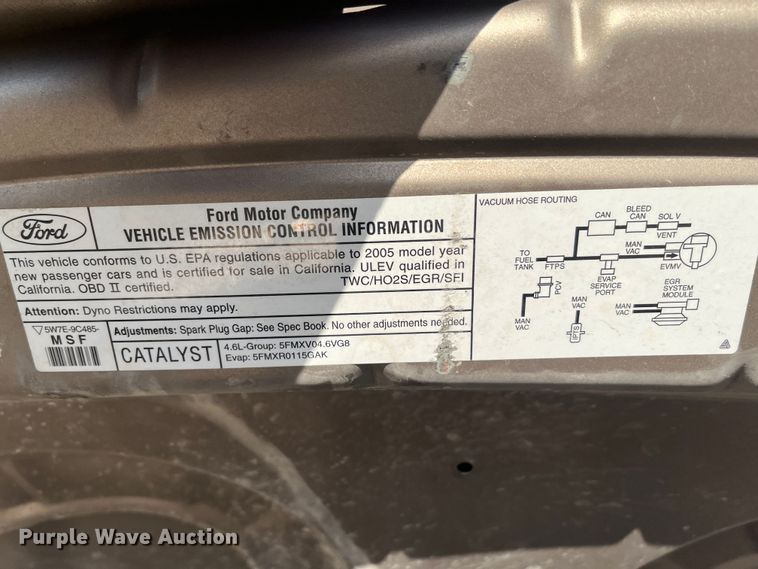 image for item MN9439 2005 Ford Crown Victoria Police Interceptor