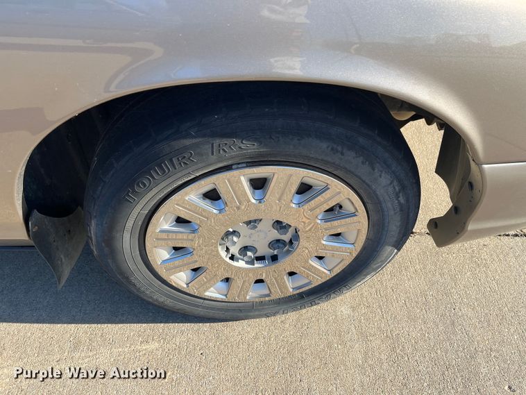 image for item MN9439 2005 Ford Crown Victoria Police Interceptor