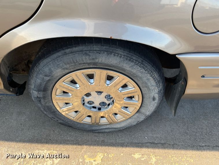 image for item MN9439 2005 Ford Crown Victoria Police Interceptor