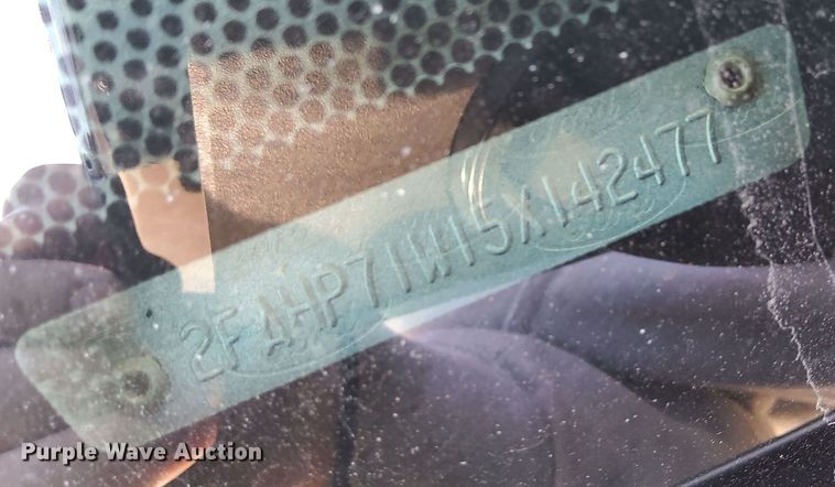 image for item MN9439 2005 Ford Crown Victoria Police Interceptor