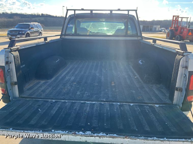 image for item MN9440 2001 Dodge Ram 1500  Club Cab pickup truck