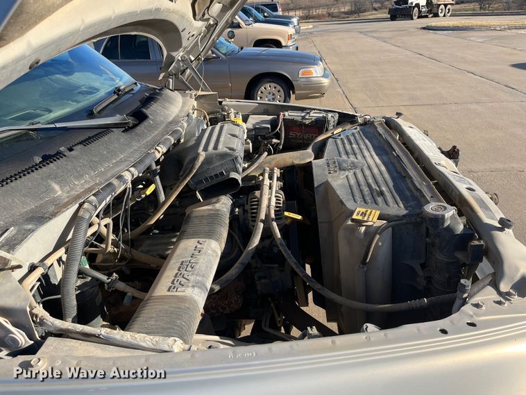 image for item MN9440 2001 Dodge Ram 1500  Club Cab pickup truck