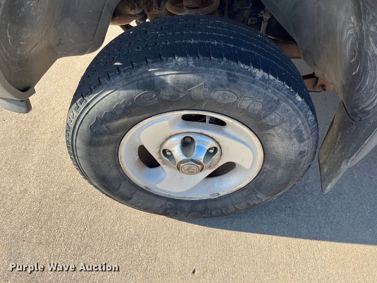 image for item MN9440 2001 Dodge Ram 1500  Club Cab pickup truck