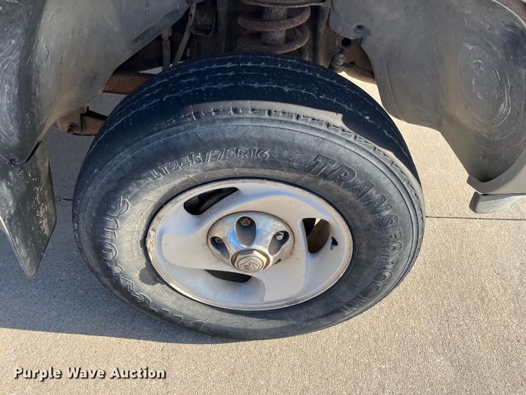 image for item MN9440 2001 Dodge Ram 1500  Club Cab pickup truck