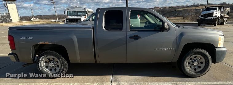 image for item MN9444 2008 Chevrolet Silverado 1500  Ext. Cab pickup truck