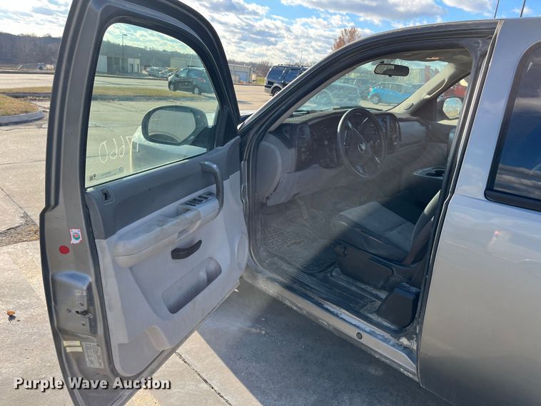 image for item MN9444 2008 Chevrolet Silverado 1500  Ext. Cab pickup truck