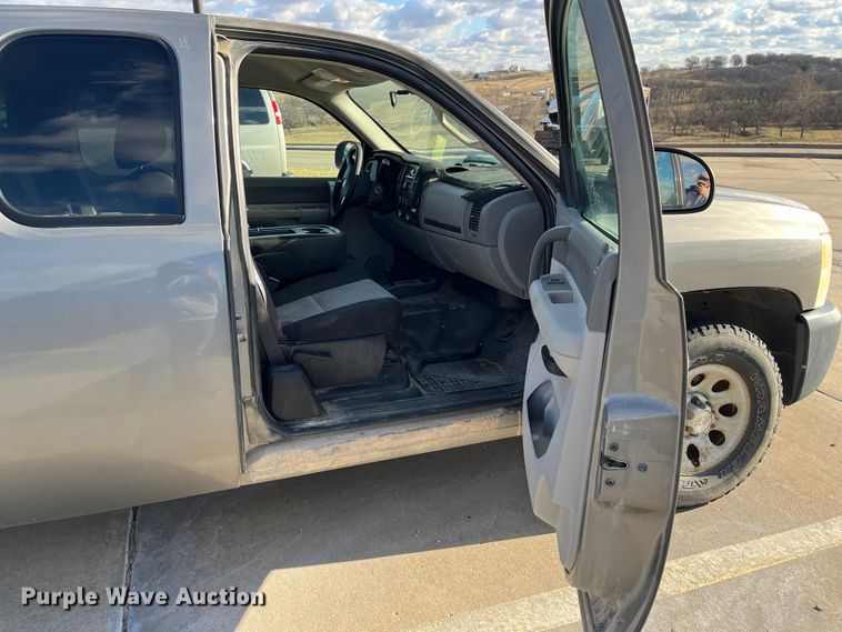 image for item MN9444 2008 Chevrolet Silverado 1500  Ext. Cab pickup truck