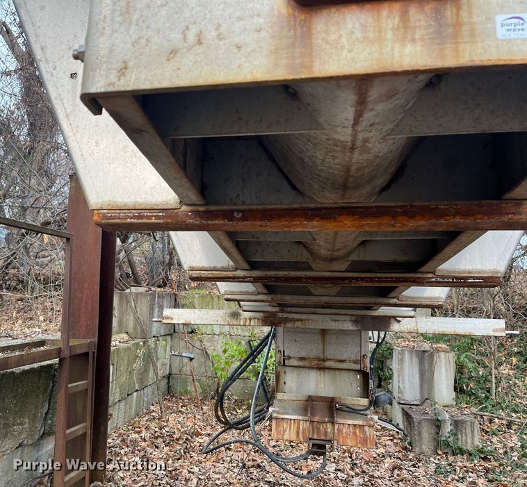 image for item MN9460 Warren  spreader