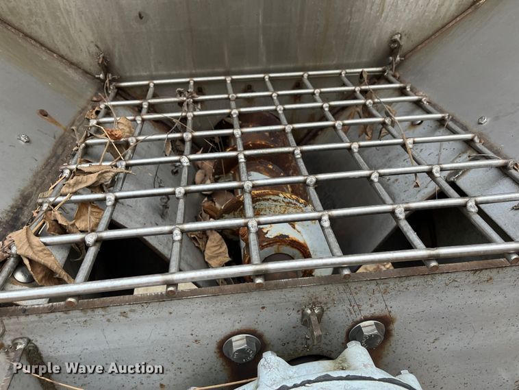 image for item MN9460 Warren  spreader