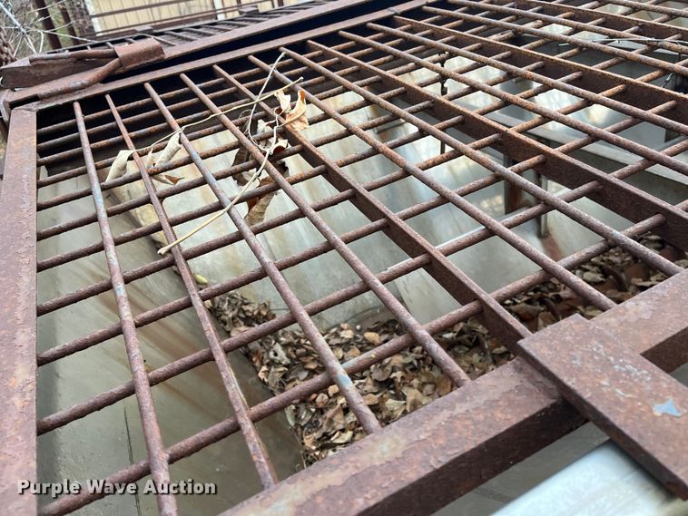 image for item MN9460 Warren  spreader