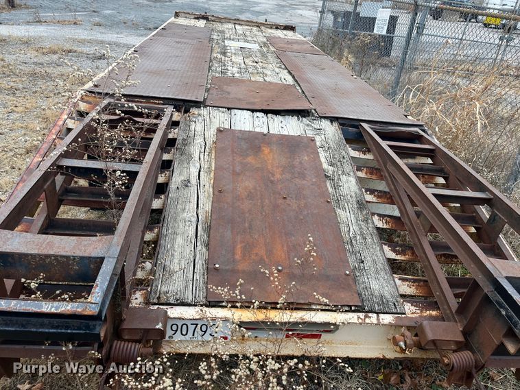 image for item MN9462 1980 Trail King  equipment trailer