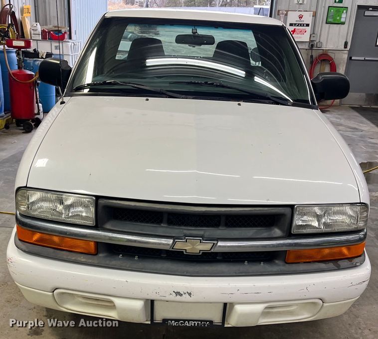 image for item MN9465 2001 Chevrolet S10  Ext. Cab pickup truck