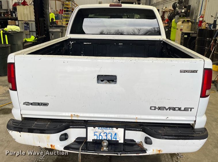 image for item MN9465 2001 Chevrolet S10  Ext. Cab pickup truck