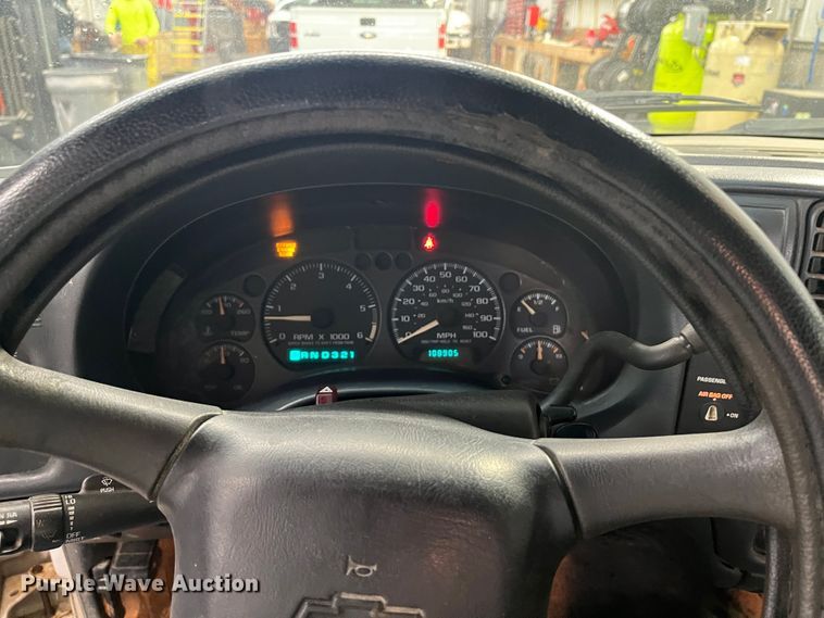 image for item MN9465 2001 Chevrolet S10  Ext. Cab pickup truck