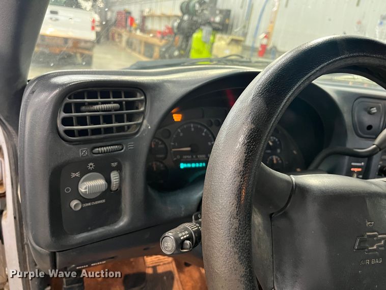 image for item MN9465 2001 Chevrolet S10  Ext. Cab pickup truck