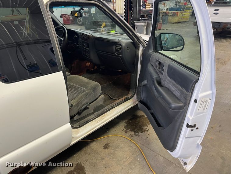image for item MN9465 2001 Chevrolet S10  Ext. Cab pickup truck