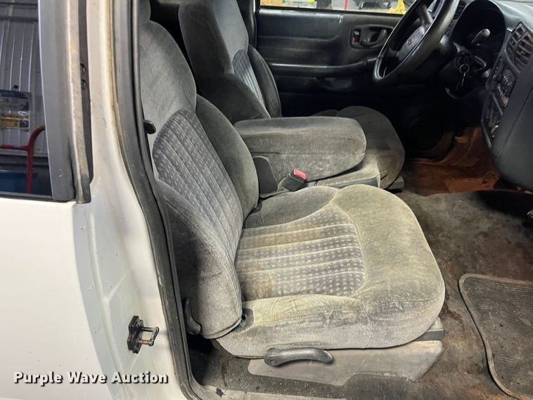 image for item MN9465 2001 Chevrolet S10  Ext. Cab pickup truck