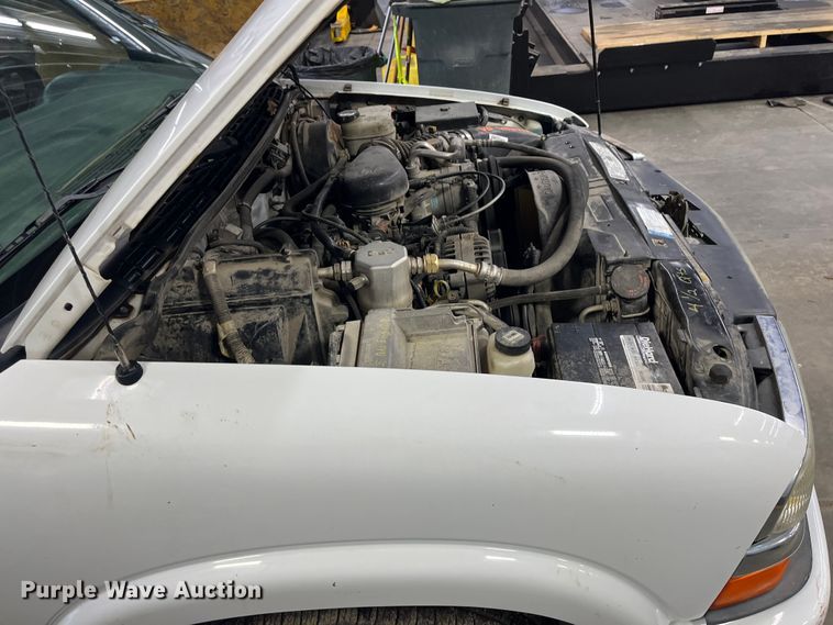 image for item MN9465 2001 Chevrolet S10  Ext. Cab pickup truck