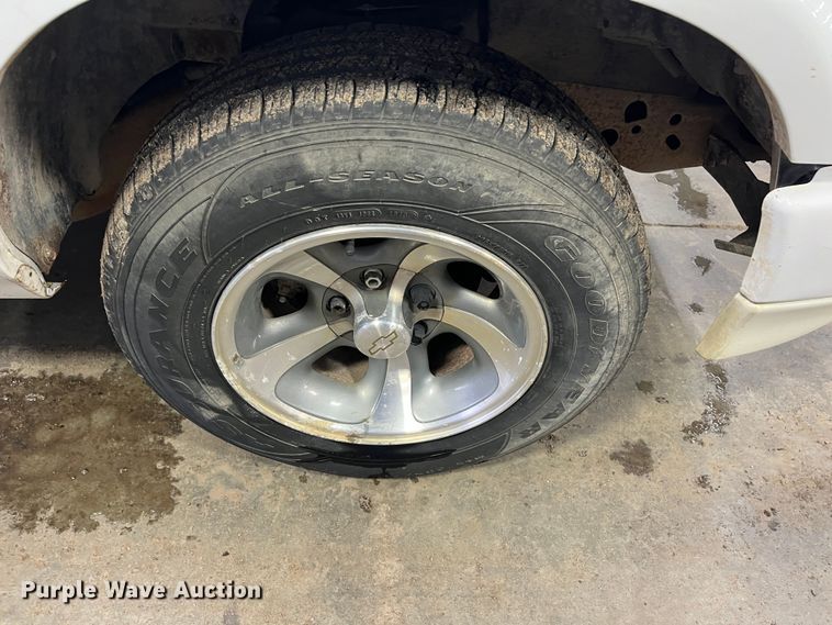 image for item MN9465 2001 Chevrolet S10  Ext. Cab pickup truck