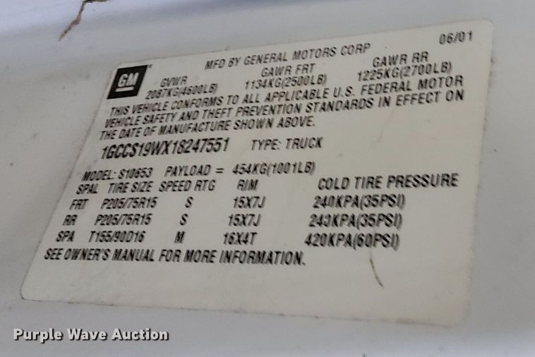 image for item MN9465 2001 Chevrolet S10  Ext. Cab pickup truck