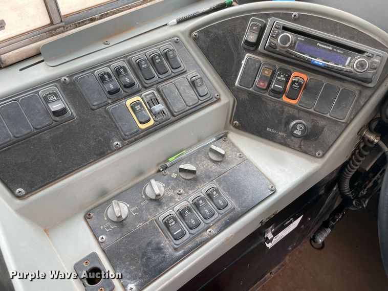 image for item MR9485 2006 Blue Bird  school bus